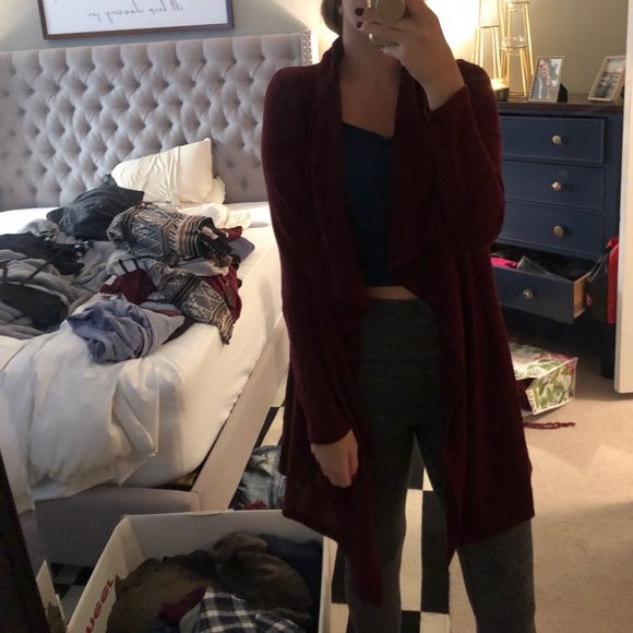 Burgundy cardigan - Picture 2 of 4
